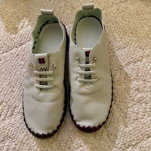 OY Stylish White/cream Sneakers